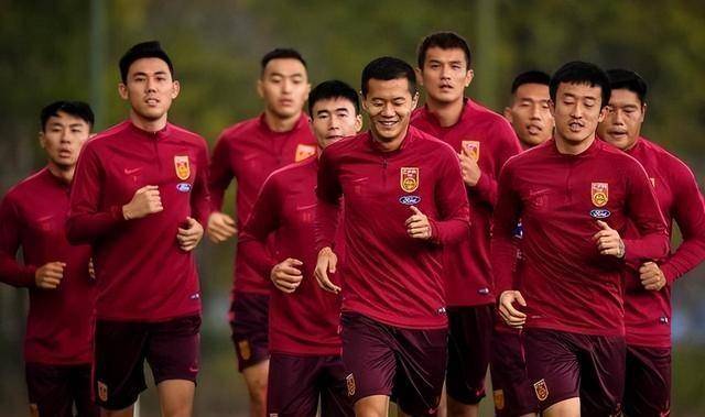 申台龙回应执教国足：中国足协没邀请我但我有信心带好的简单介绍
